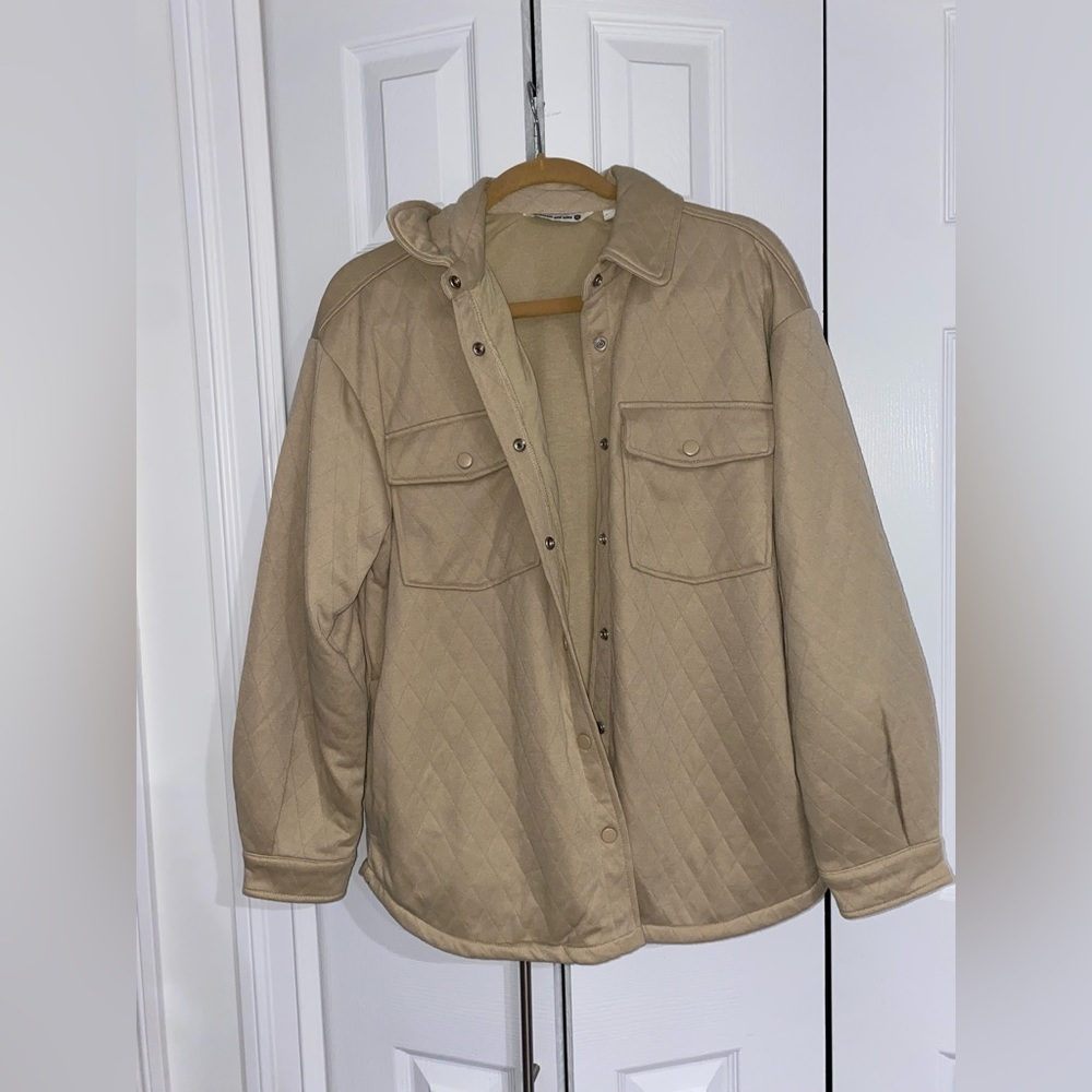 NWT Mountain and Isles Quilted Cream Full Snap Closure Men’s Jacket Size L